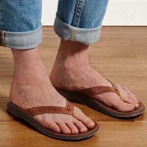 Olukai Womens Paniolo Leather Flip Flops Thongs Sandals Size 9 Summer Beach